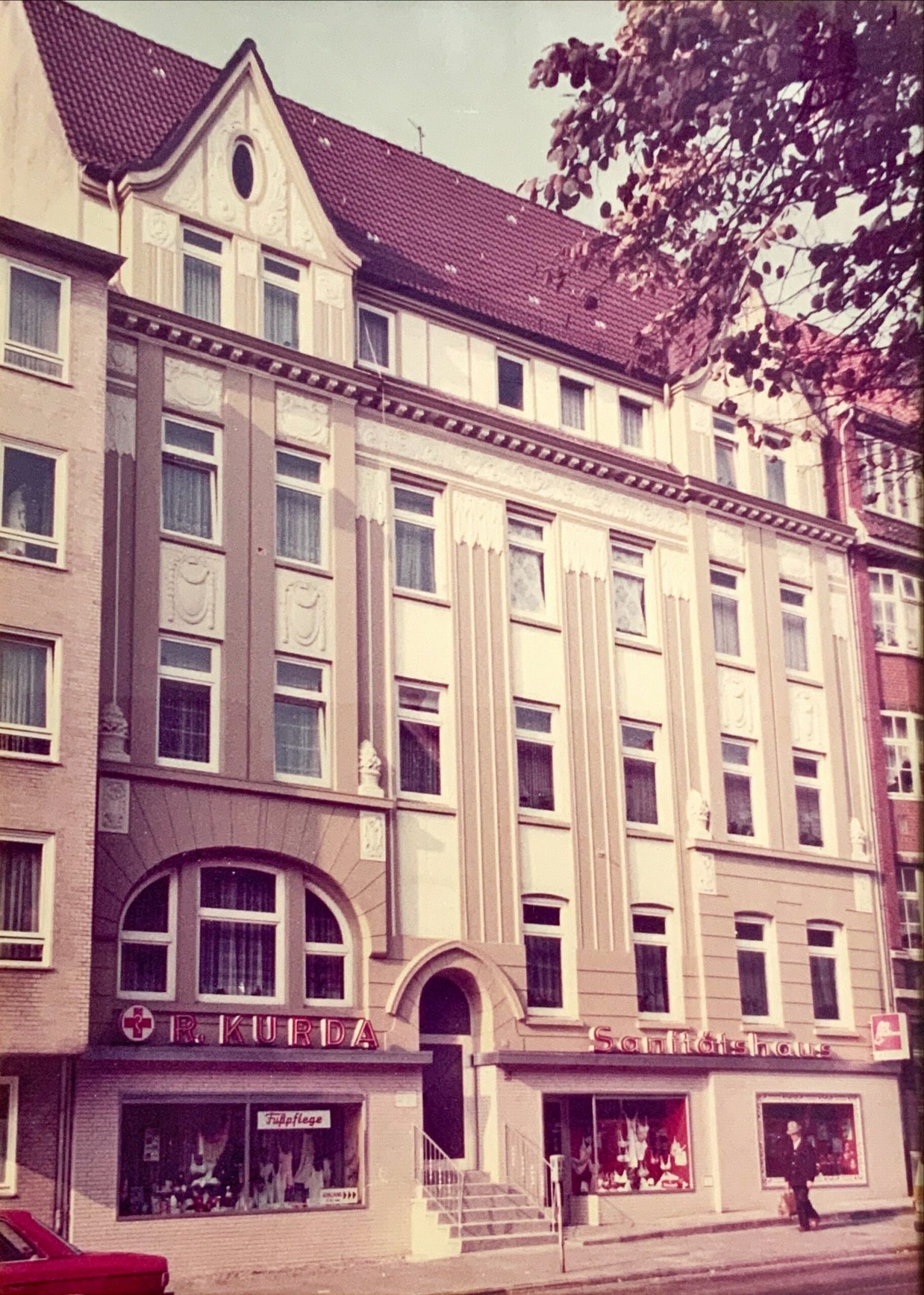 Kurda Archiv 1 1976 Raeumlichkeiten Gebaeudeansicht Ringstrasse55 scaled