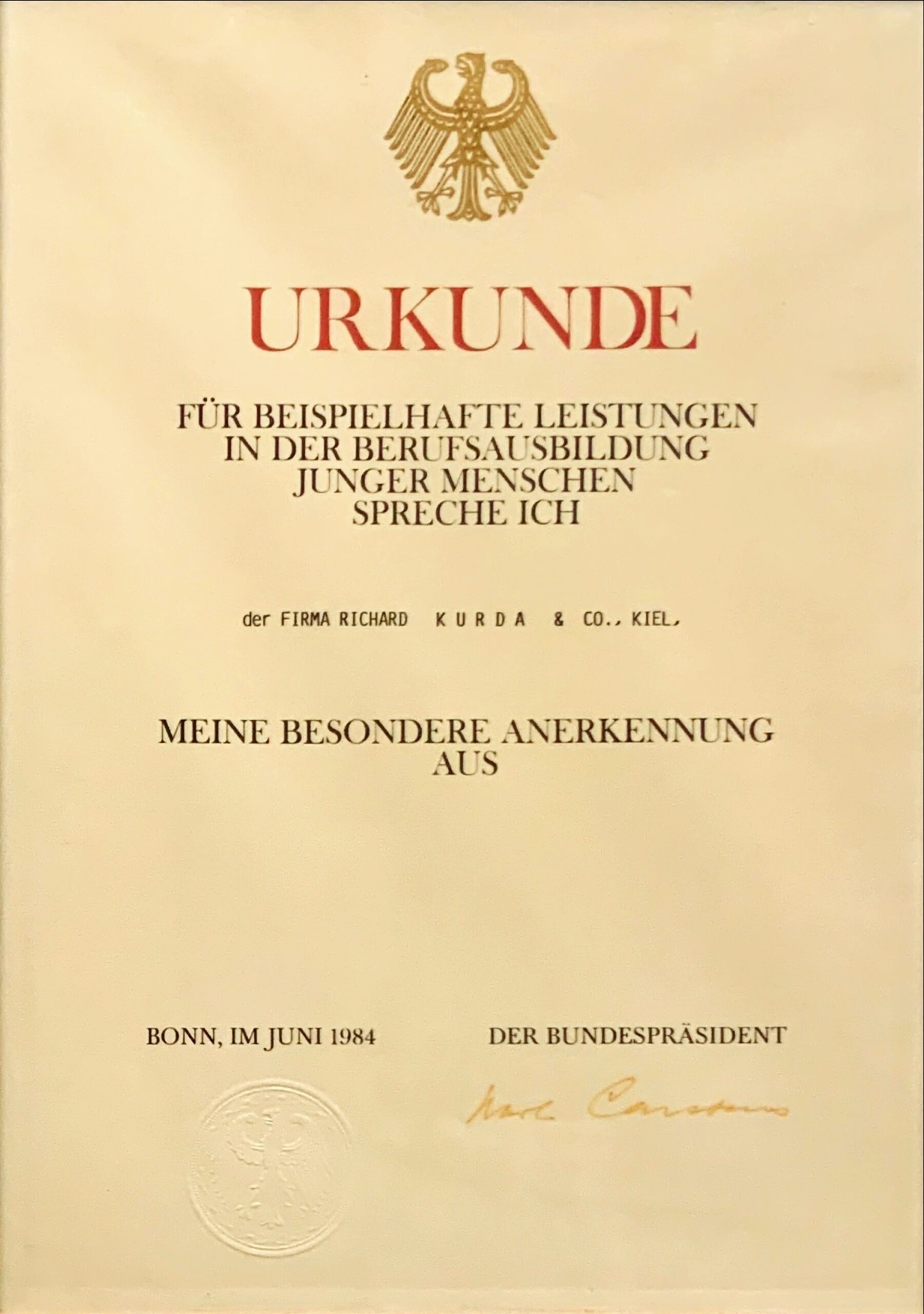 1984 Ehrenurkunden AusbildungsleistungBundespraesident scaled