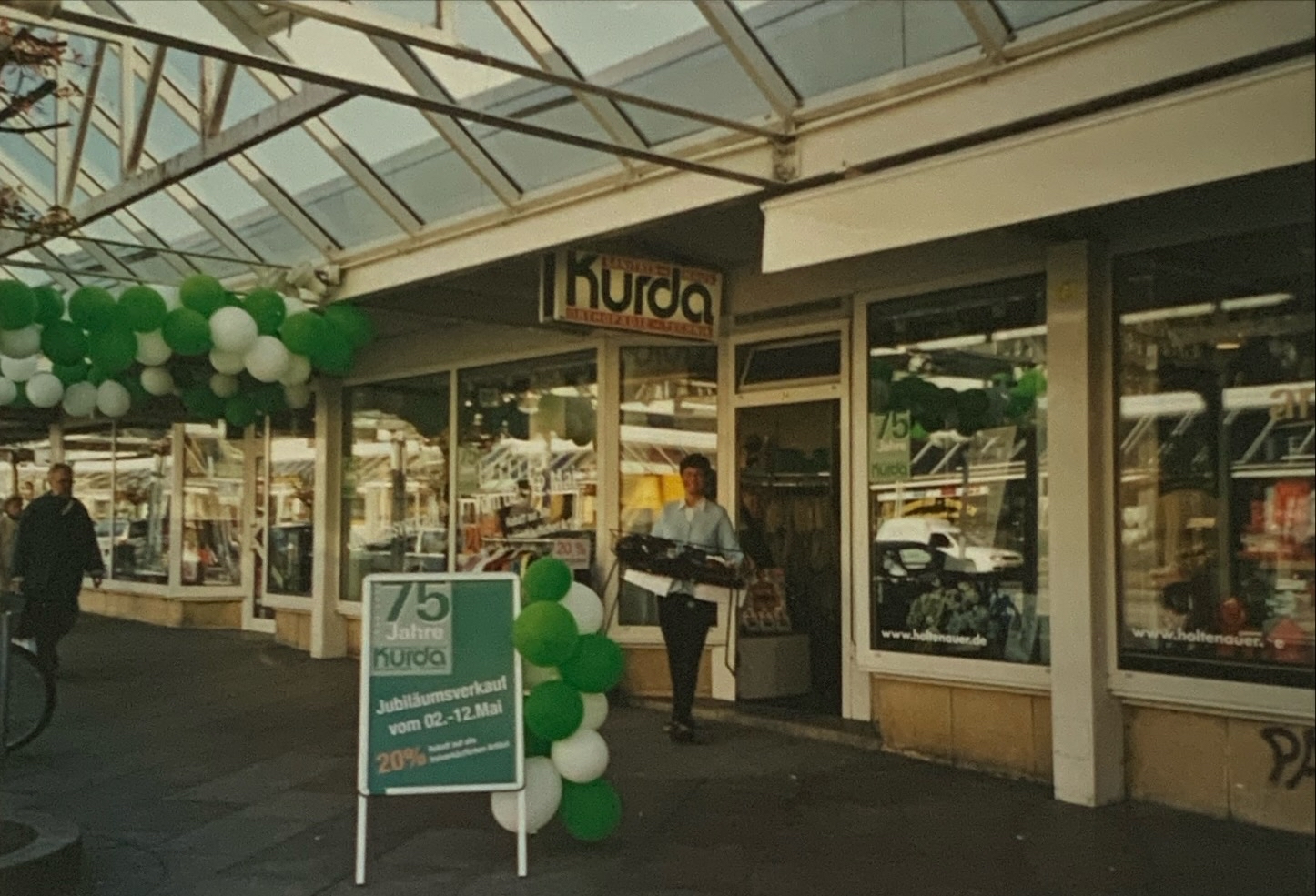 Impressionen 48 1990 Fotos 75Jahre HoltenauerStrasse01 unternehmen