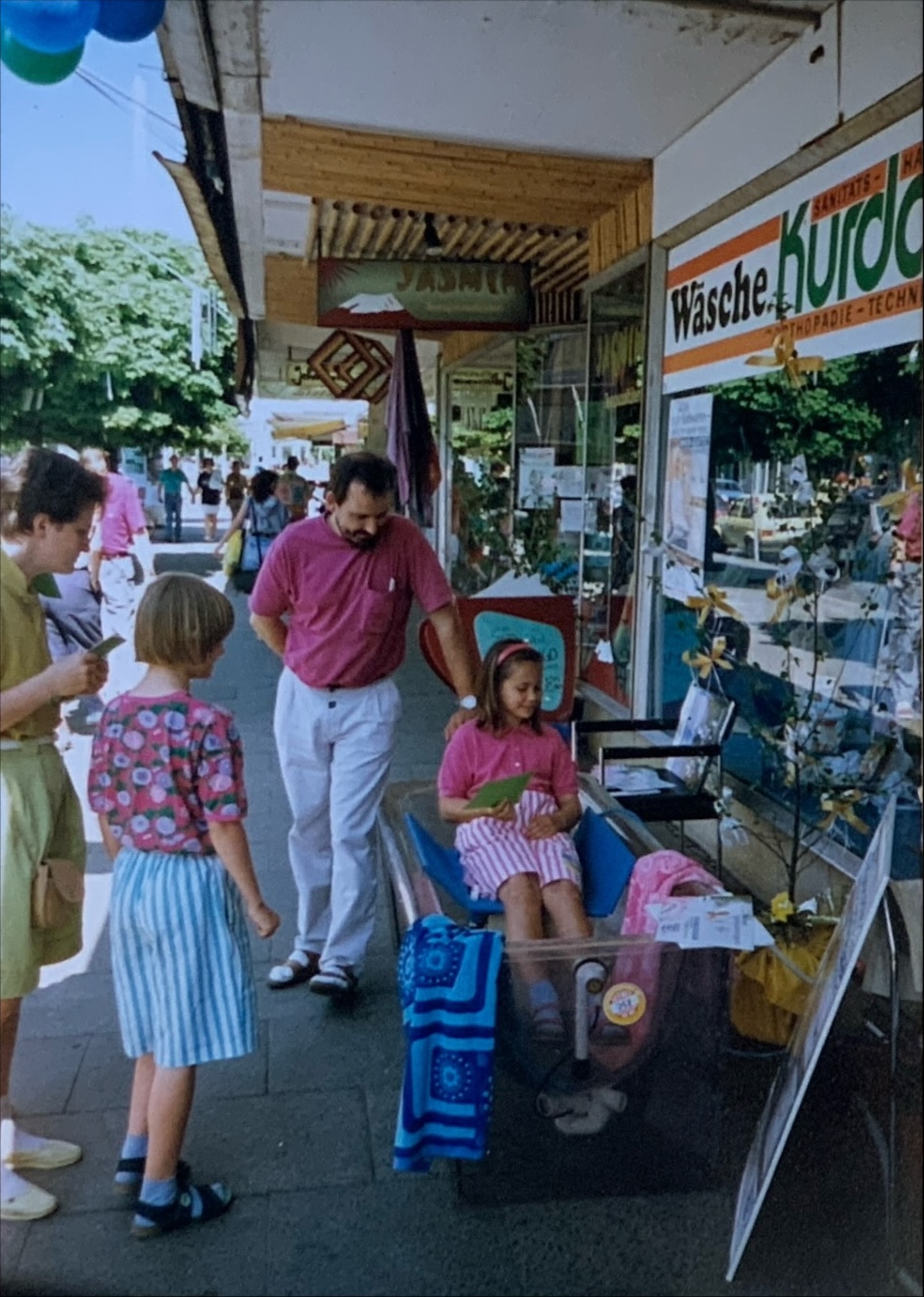 Impressionen 18 1990 Fotos StrassenfestHoltenauerStrasse01