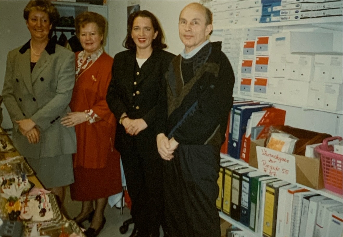 Impressionen 25 1997 Raeumlichkeiten Laden WiedereroeffnungHoltenauer02