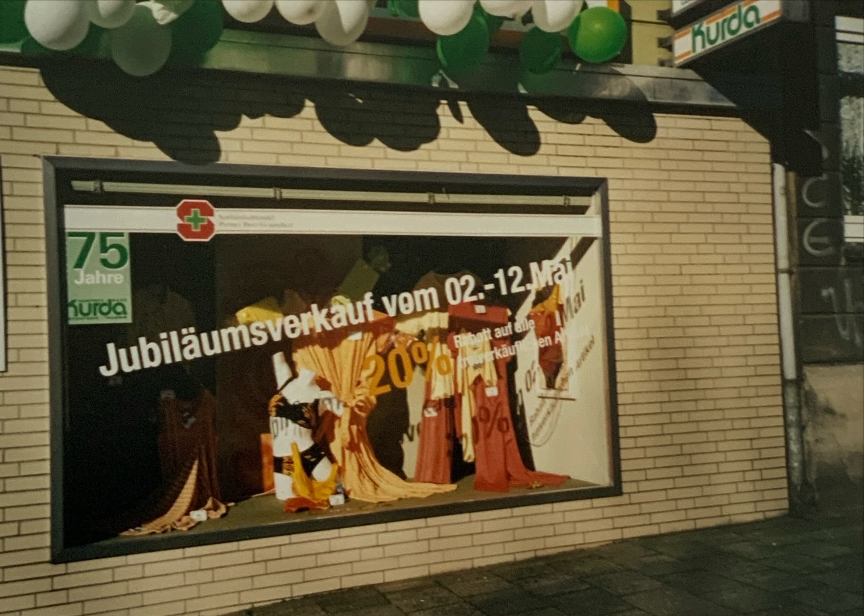 Räumlichkeiten 37 2001 Raeumlichkeiten Gebaeudeansicht03