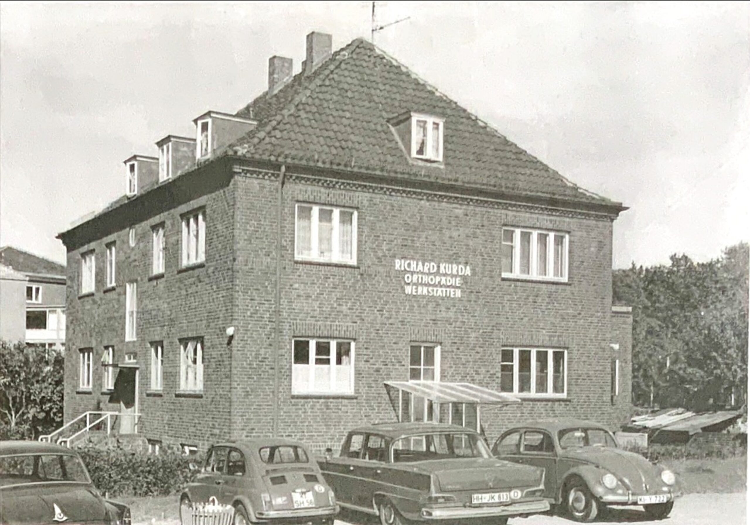 Räumlichkeiten 78 unbekannt03 Raeumlichkeiten Gebaeudeansicht Karlstrasse40 scaled