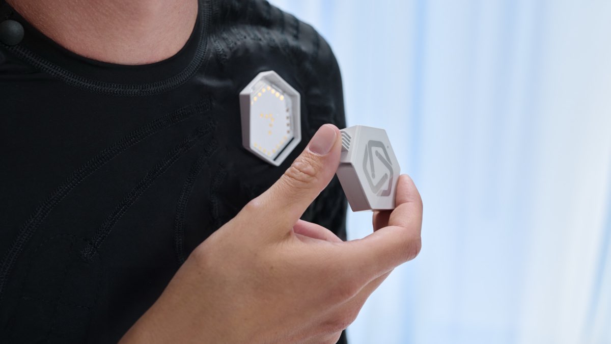 Nahaufnahme der eingebetteten Elektroden-Module am Exopulse Suit